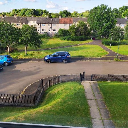 Single Bedroom In Quiet Neighbourhood Glasgow Exterior foto